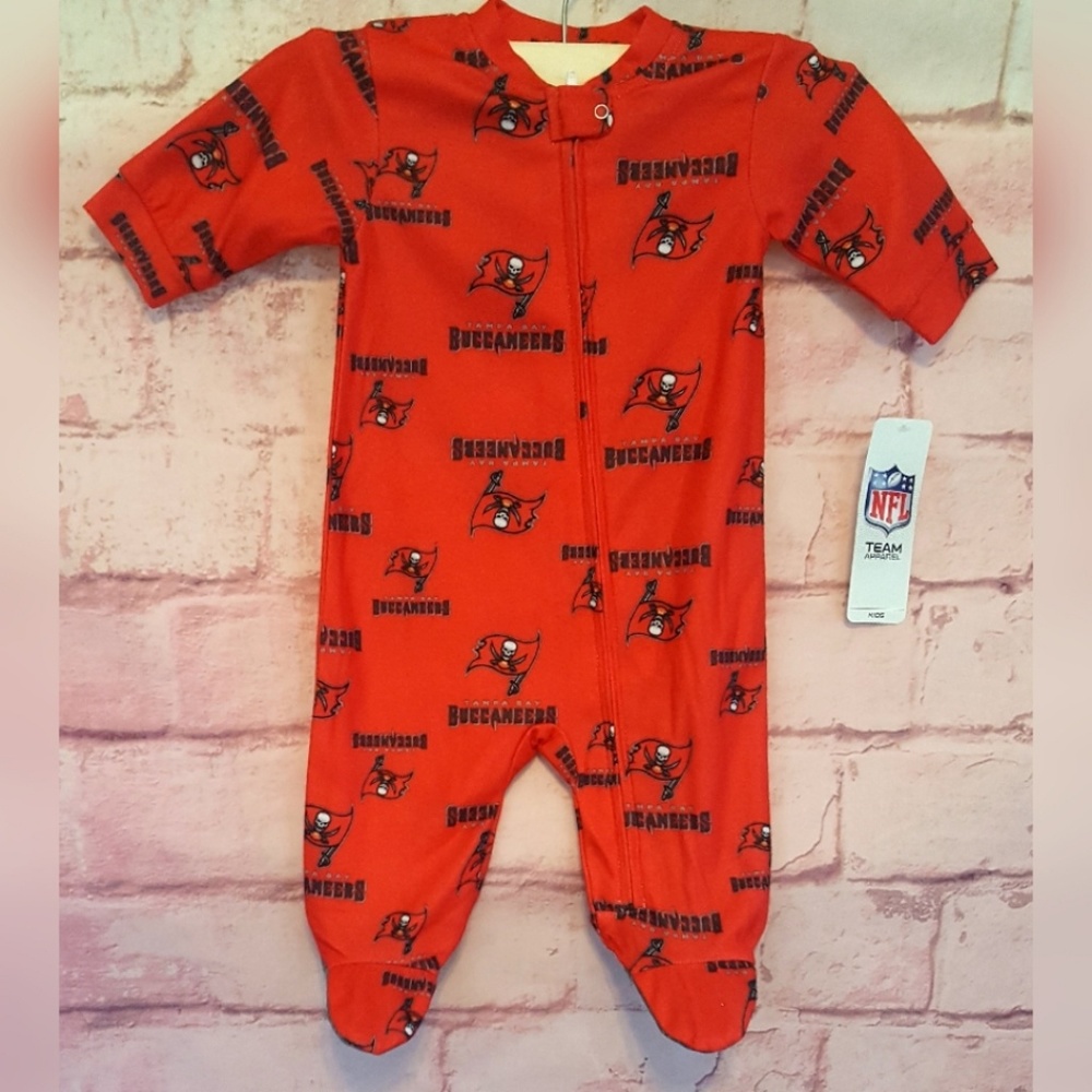 NFL Tampa Bay Buccaneers Infant Sleeper